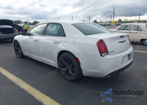 2021 Chrysler 300 300S из США, поврежденный, VIN 2C3CCABG8MH554560